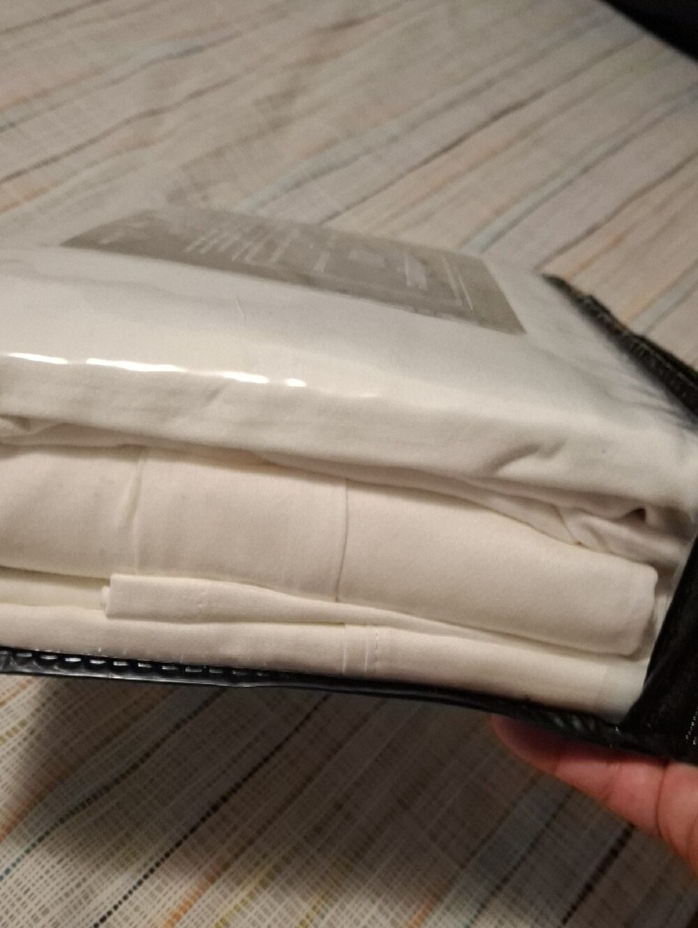 320 Thread Count White Sheet Set - Picture 3 of 4